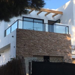 glass-railing-balcony-fance glass-railing-balcony-fance