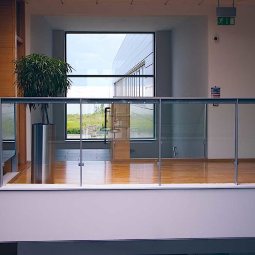 glass-railings-installaer-web glass-railings-installaer-web