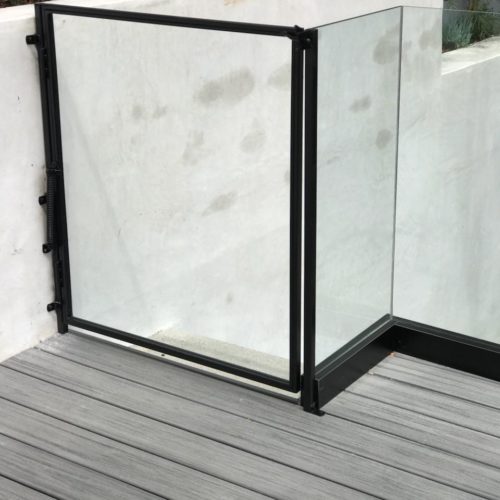 home-glass-staires home-glass-staires