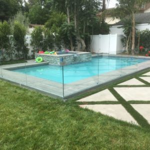 pool-glass-fance pool-glass-fance
